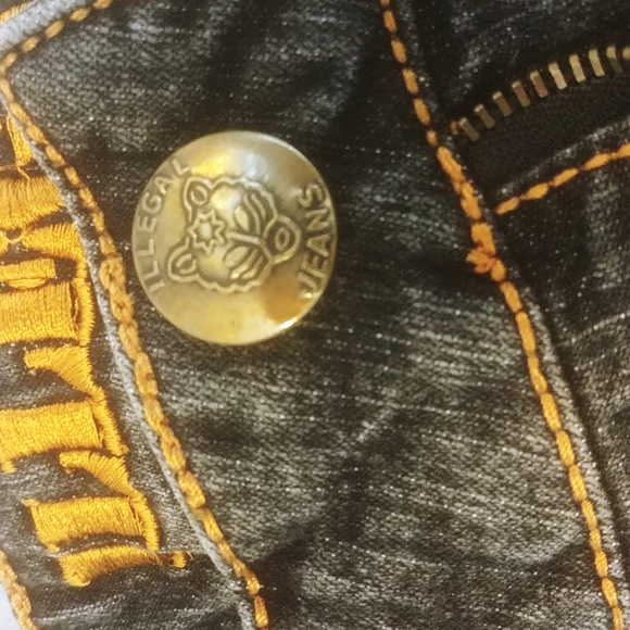 Jeans - Picture 3 of 5